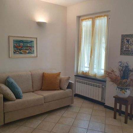 La Casa Di Mina Apartment Вернаца Екстериор снимка
